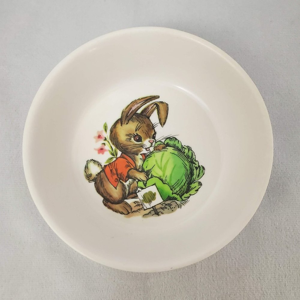 Vintage Oneida Deluxe Peter Rabbit Melamine Bowl 3258 4.75 inch diameter